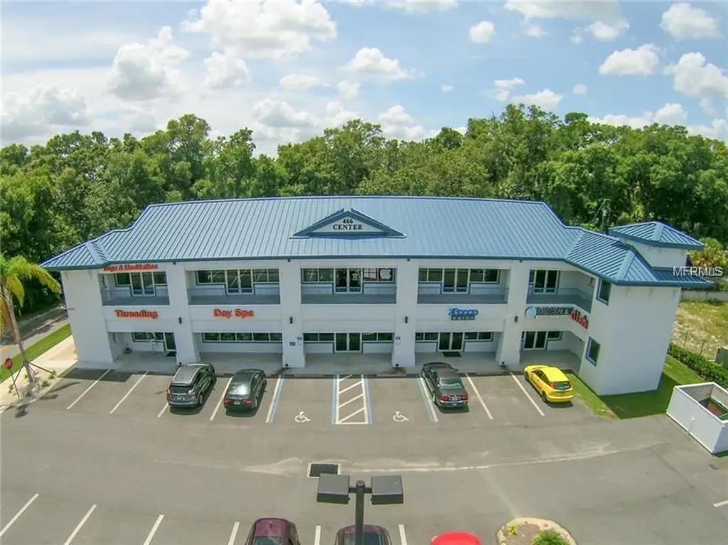 4313 E County Road 466 Oxford FL 34484