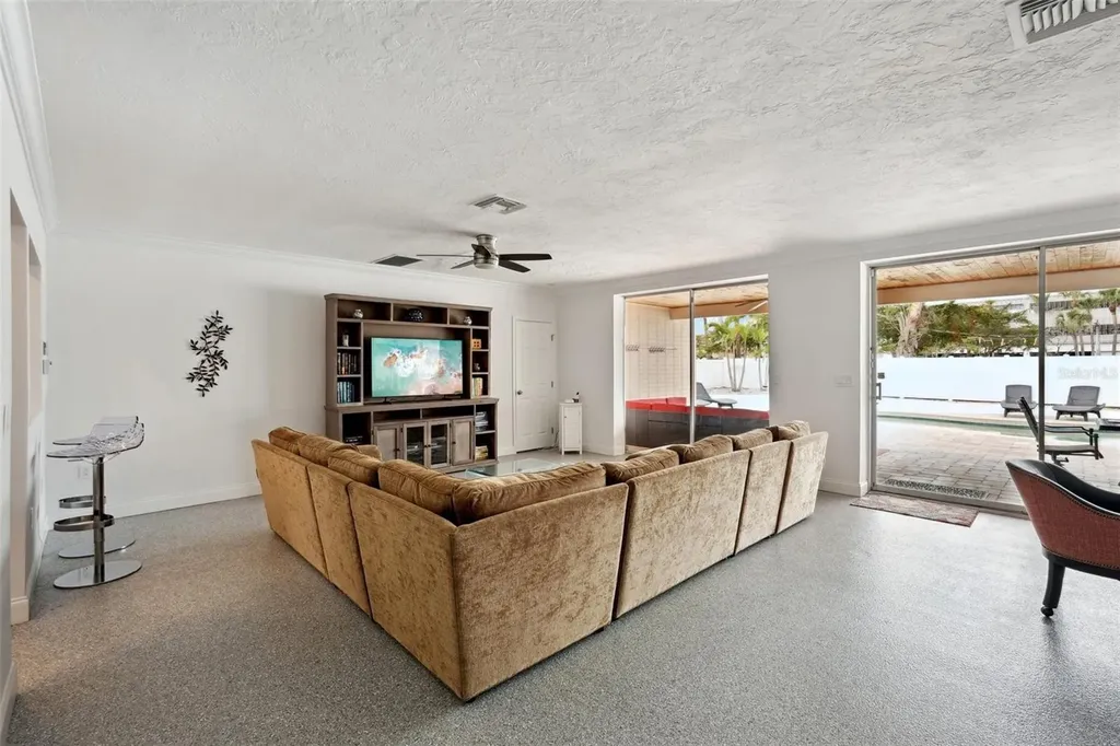 55 N Washington Drive Sarasota FL 34236