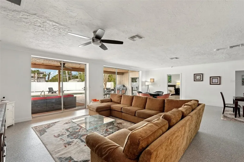 55 N Washington Drive Sarasota FL 34236