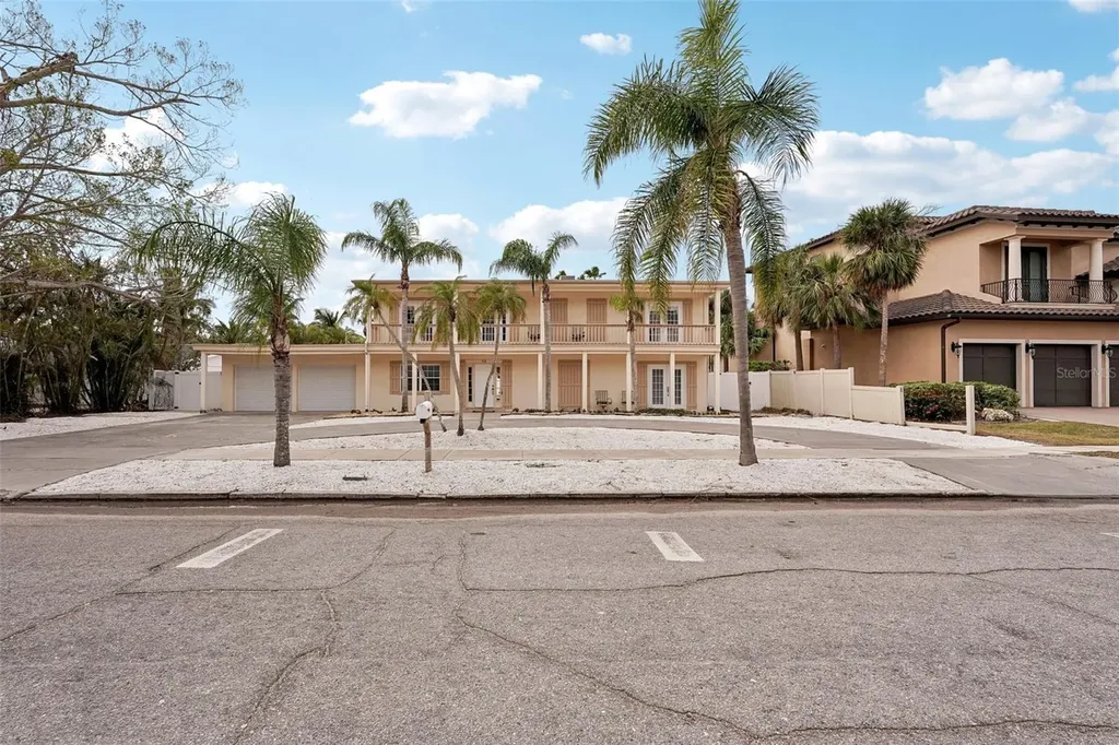 55 N Washington Drive Sarasota FL 34236