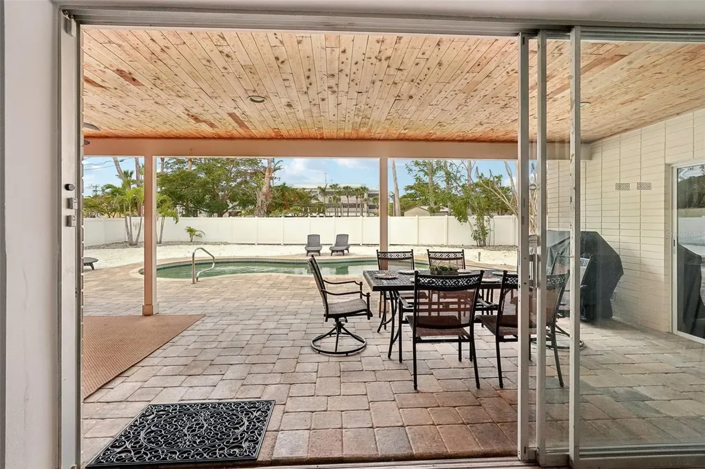 55 N Washington Drive Sarasota FL 34236