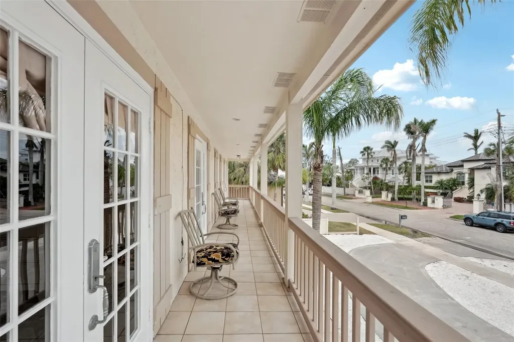 55 N Washington Drive Sarasota FL 34236
