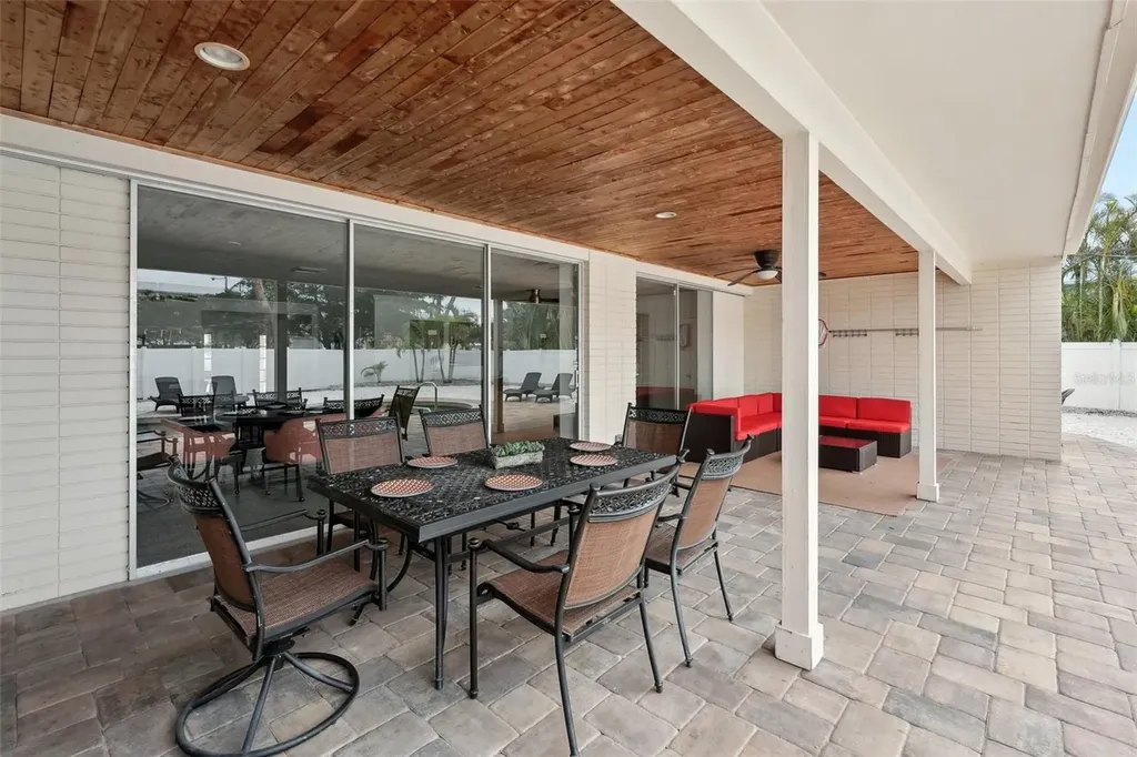 55 N Washington Drive Sarasota FL 34236