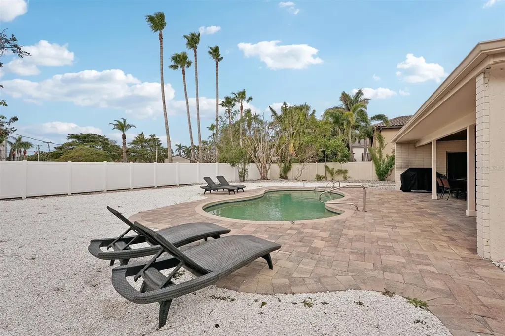 55 N Washington Drive Sarasota FL 34236