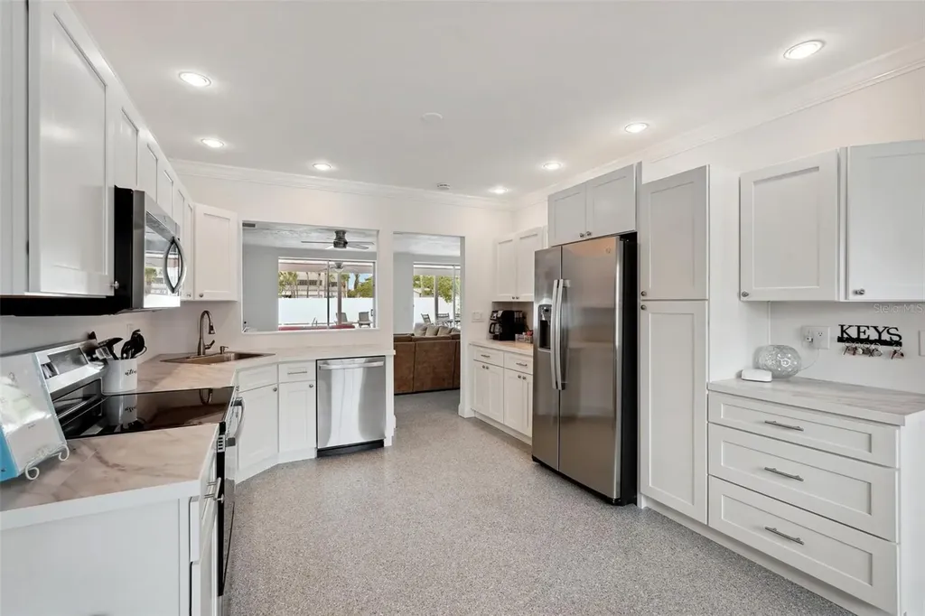 55 N Washington Drive Sarasota FL 34236