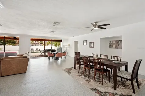 55 N Washington Drive Sarasota FL 34236