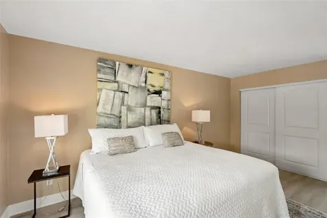 55 N Washington Drive Sarasota FL 34236