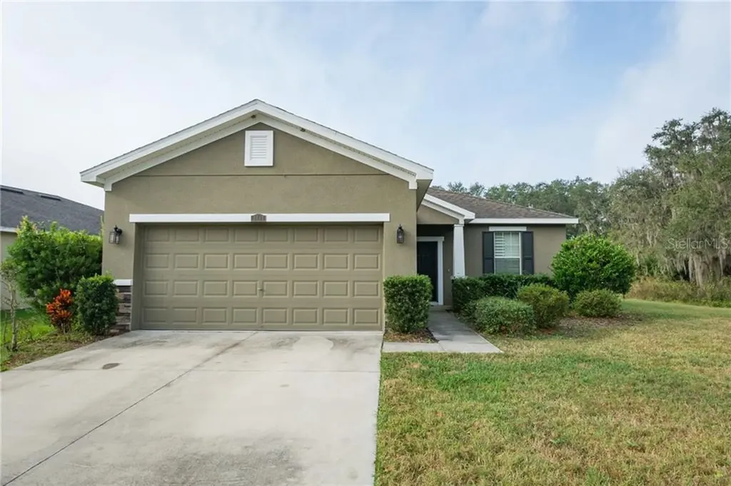 2703 Holly Bluff Court Plant City FL 33566