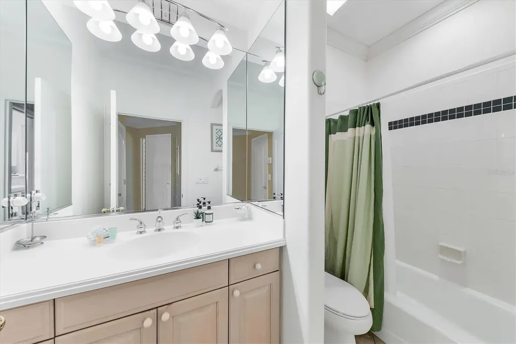 7263 Regina Royale Sarasota FL 34238