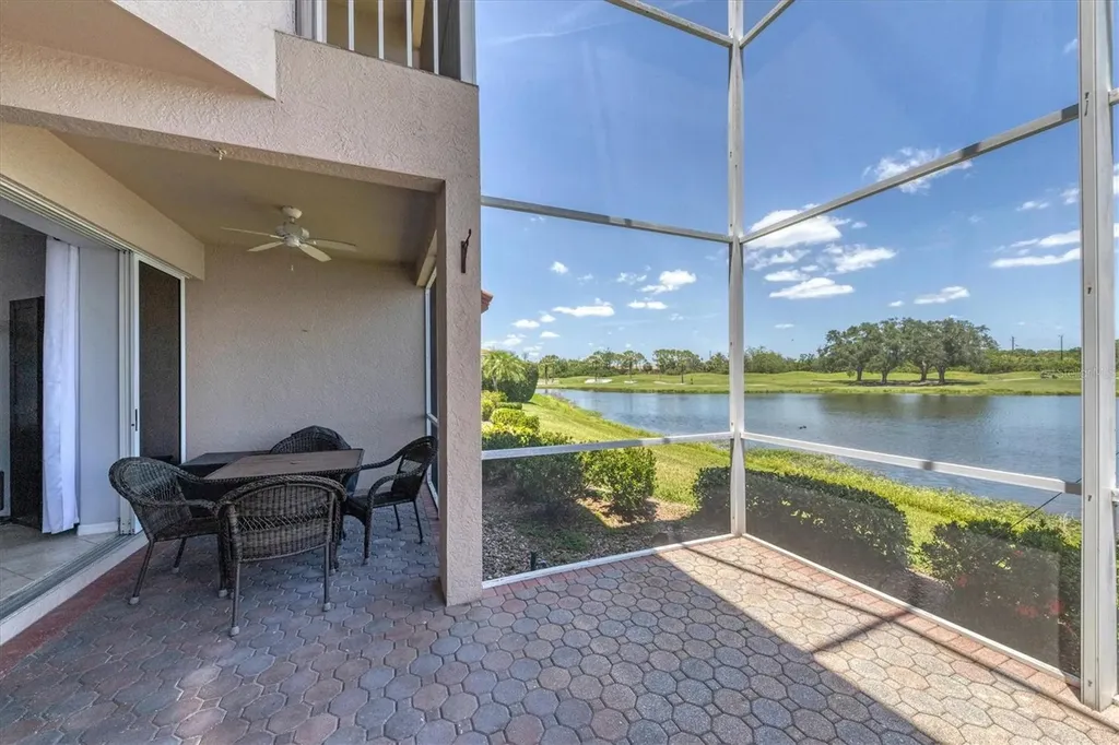 7263 Regina Royale Sarasota FL 34238