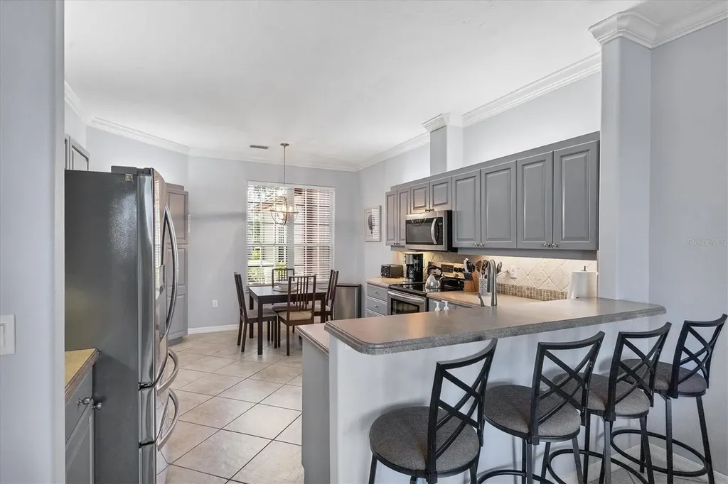 7263 Regina Royale Sarasota FL 34238