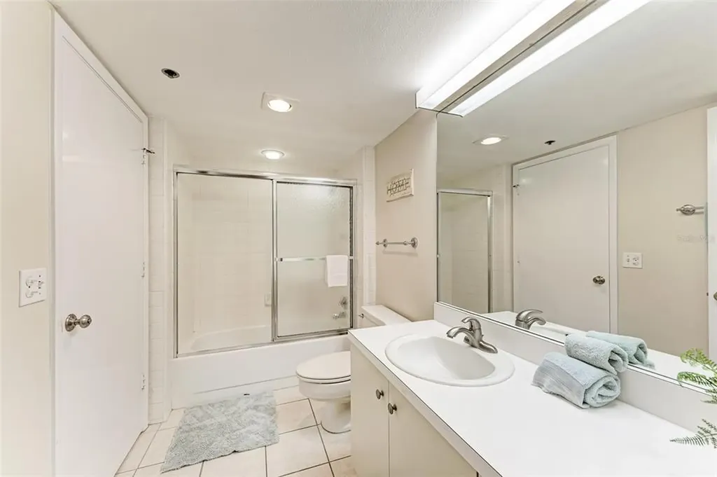 1135 Gulf Of Mexico Drive Longboat Key FL 34228