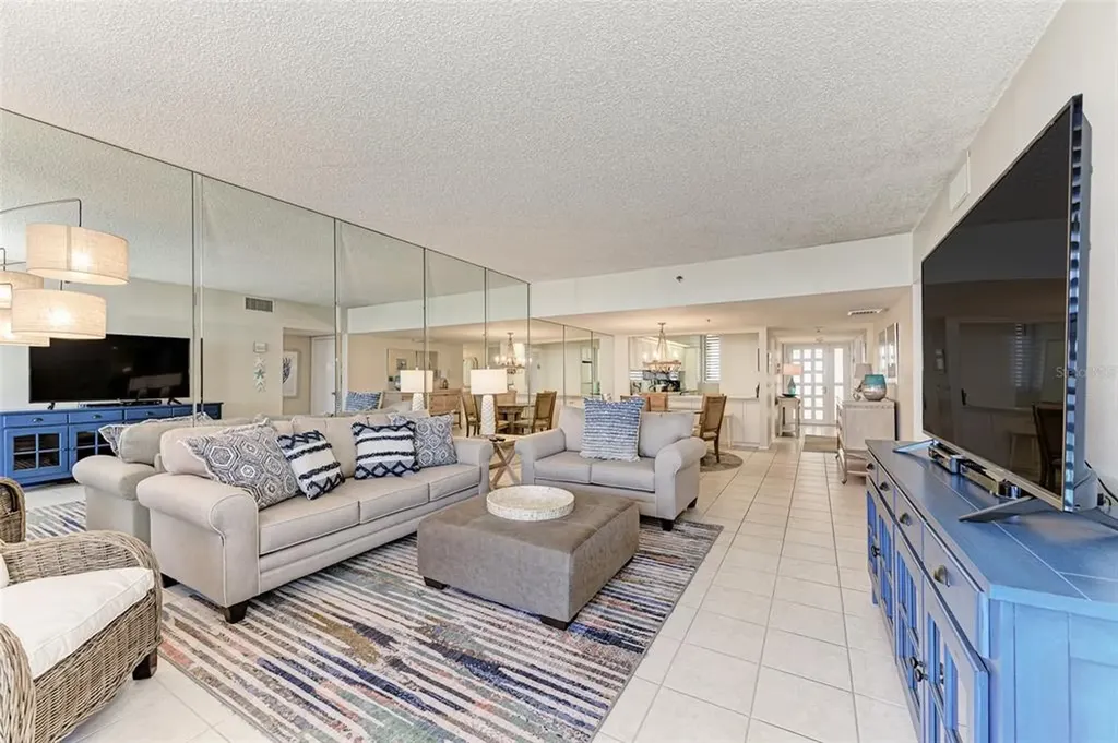 1135 Gulf Of Mexico Drive Longboat Key FL 34228