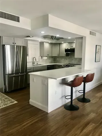 800 Benjamin Franklin Drive Sarasota FL 34236