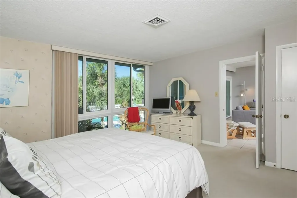 500 S Washington Drive Sarasota FL 34236