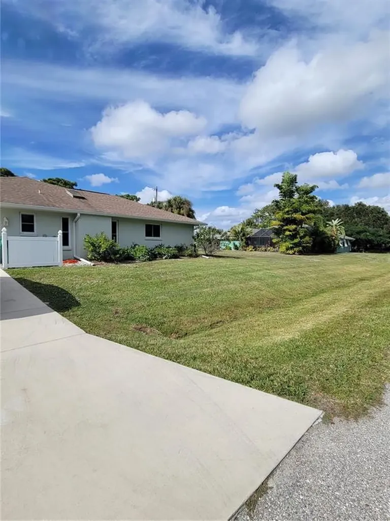 9400 New Martinsville Avenue Englewood FL 34224