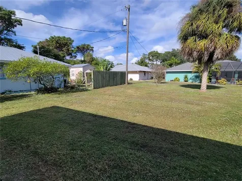 9400 New Martinsville Avenue Englewood FL 34224