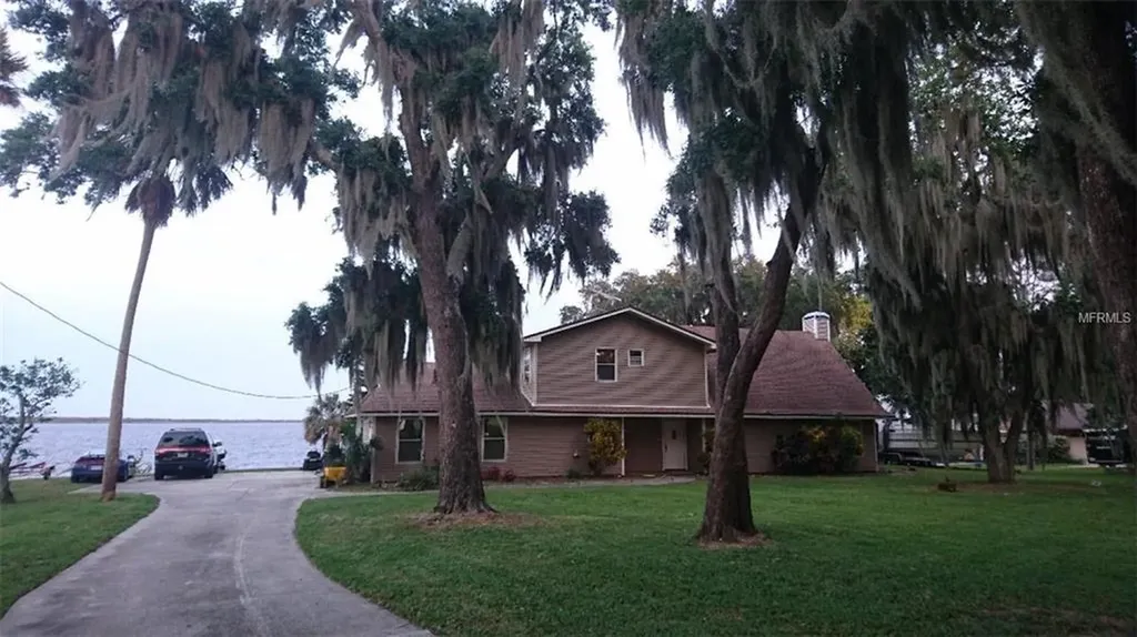 2531 Lake Front Drive Lake Wales FL 33898