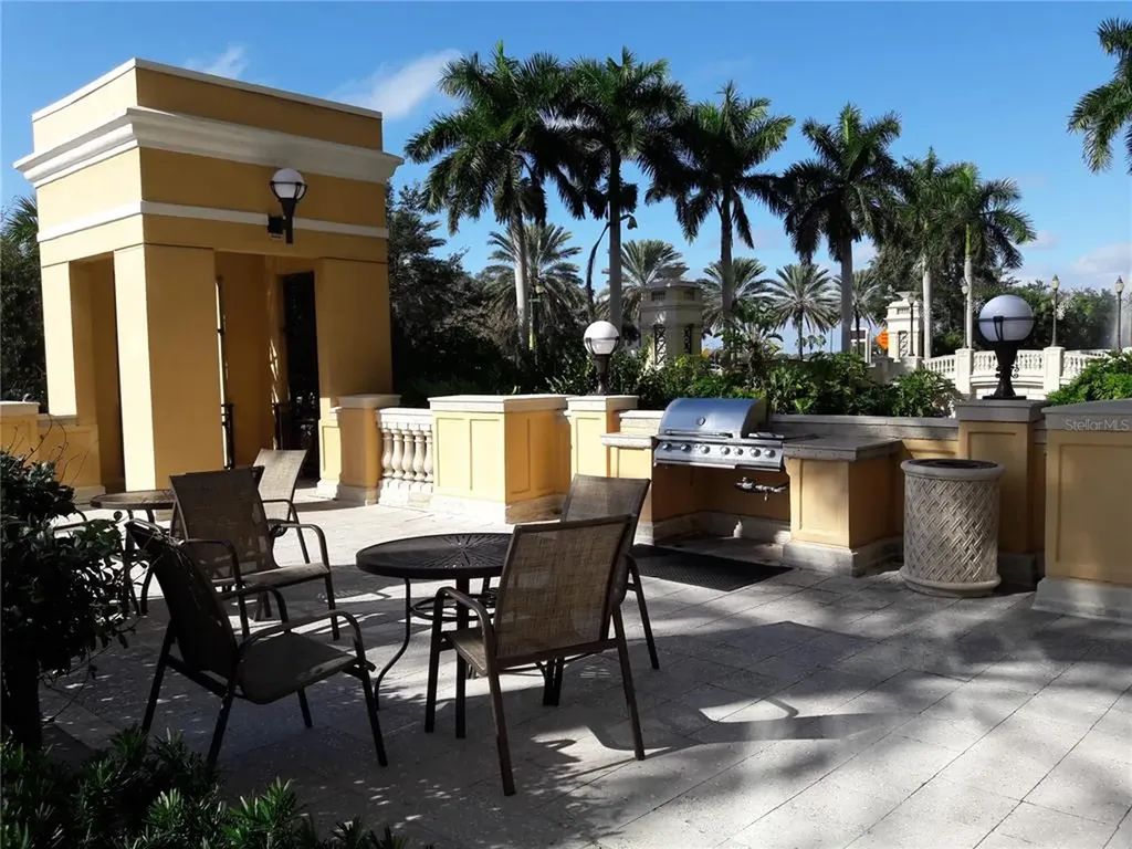 750 N Tamiami Trail Sarasota FL 34236