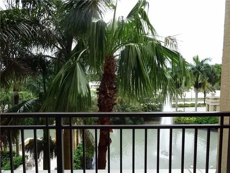 750 N Tamiami Trail Sarasota FL 34236