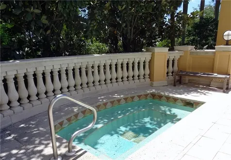 750 N Tamiami Trail Sarasota FL 34236