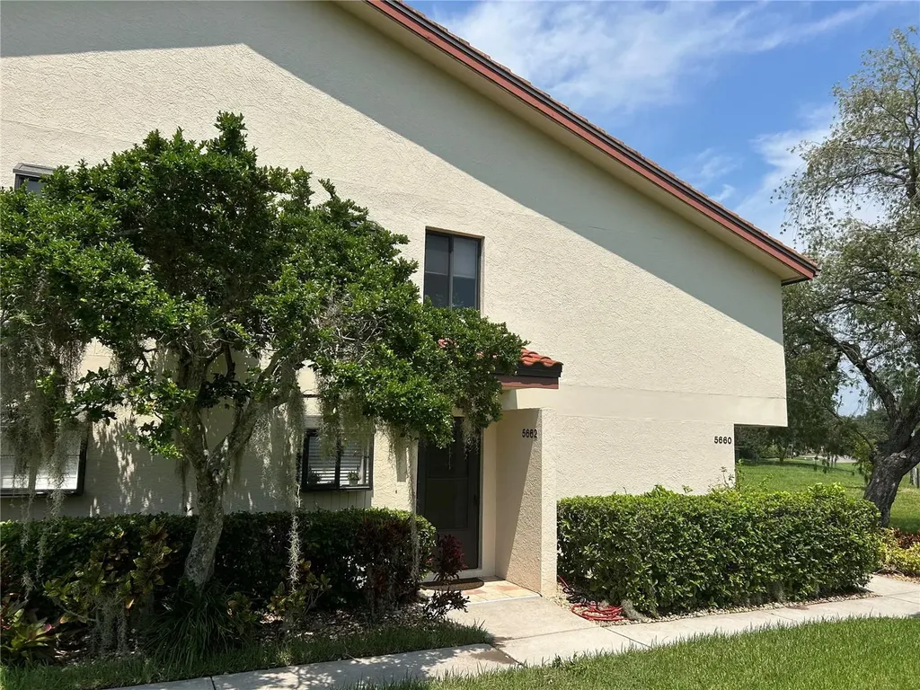 5662 Gardens Drive Sarasota FL 34243