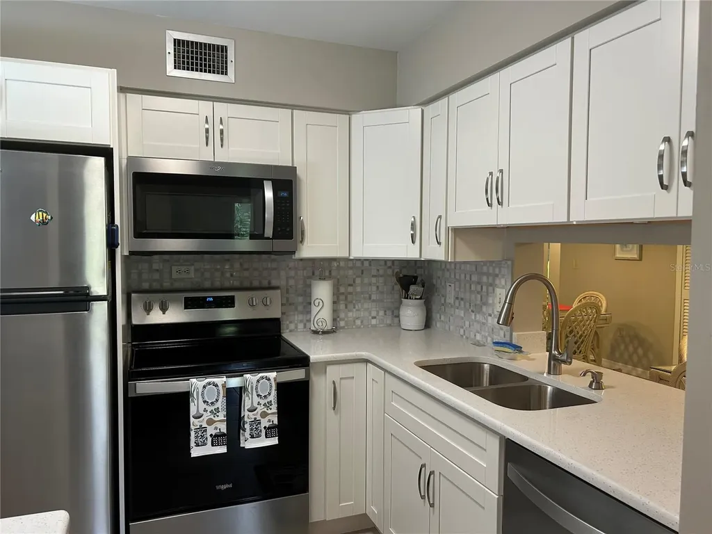 5662 Gardens Drive Sarasota FL 34243
