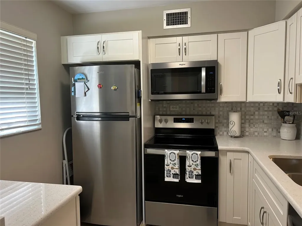 5662 Gardens Drive Sarasota FL 34243
