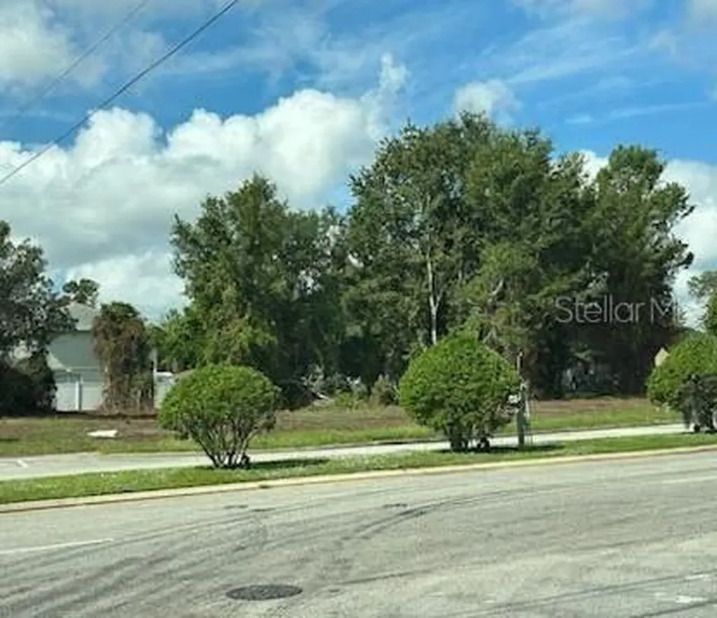 000 Howland Boulevard & Bluffview Boulevard Deltona FL 32738