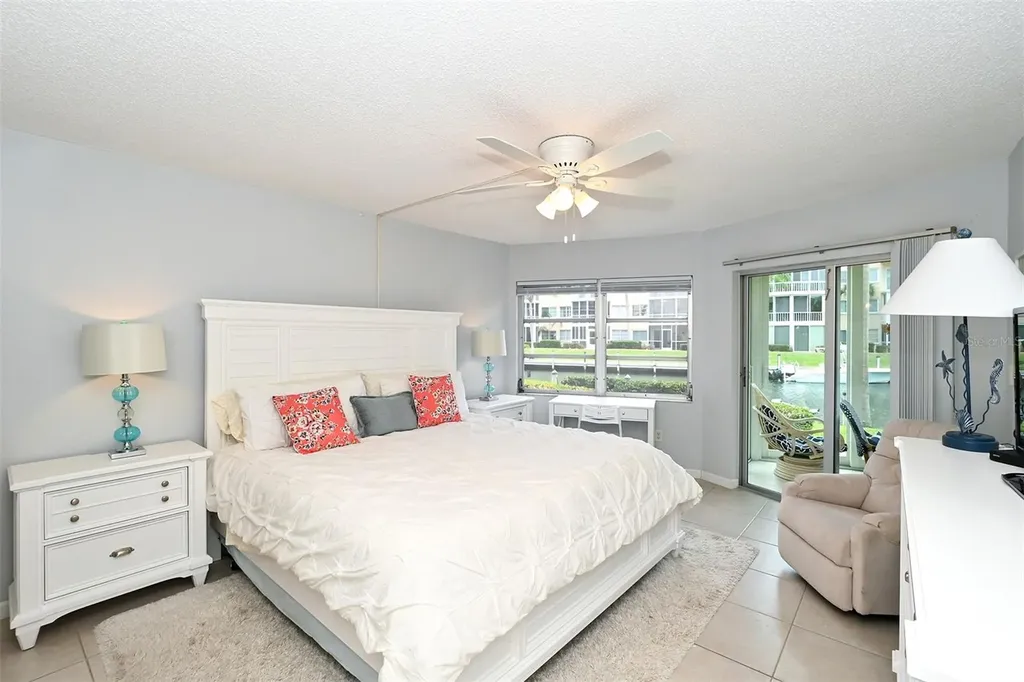 1250 N Portofino Drive Sarasota FL 34242