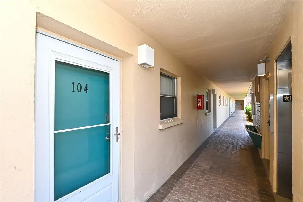 1250 N Portofino Drive Sarasota FL 34242