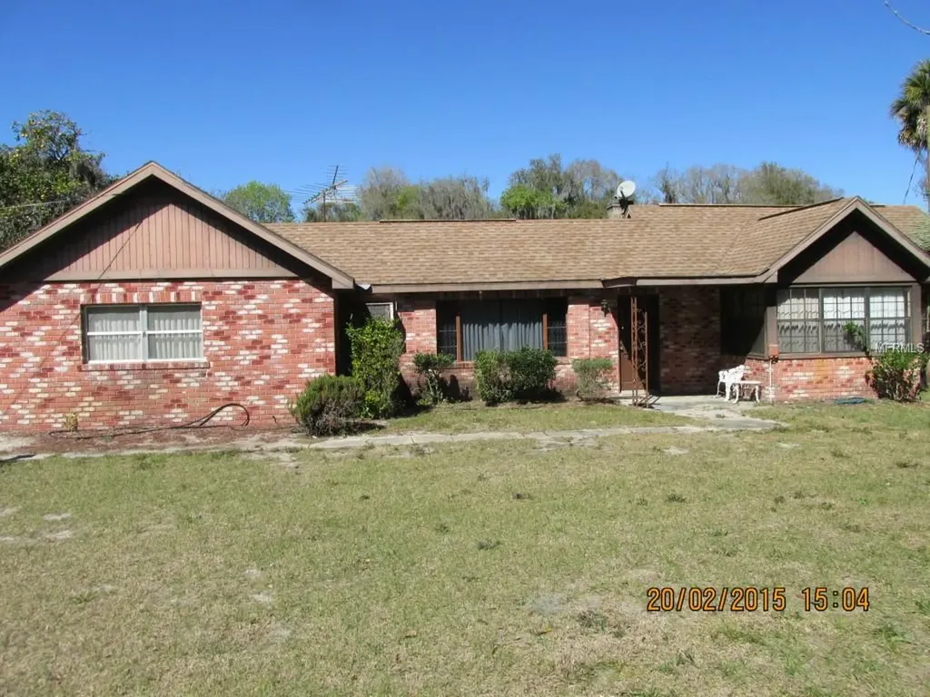 904 Cr 464 Lake Panasoffkee FL 33538