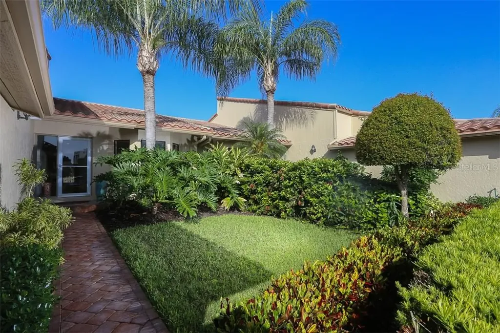 2319 Harbour Oaks Drive Longboat Key FL 34228