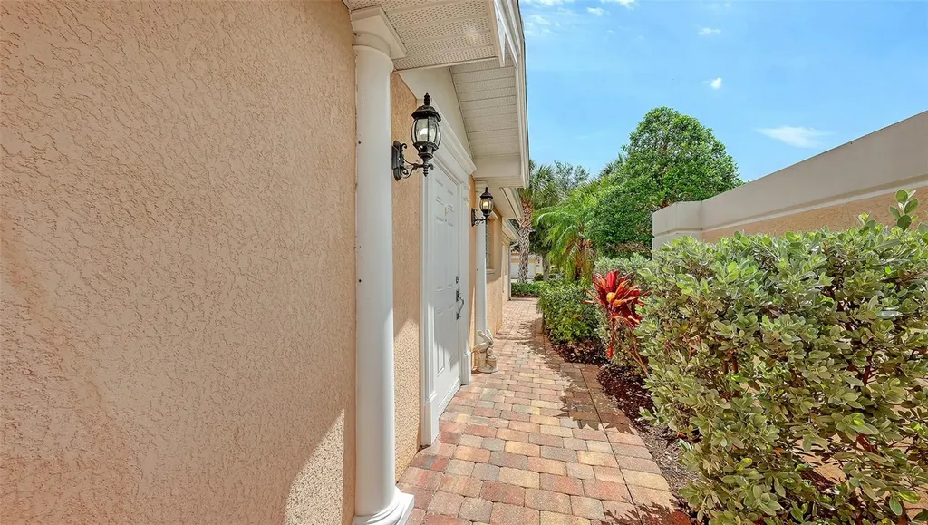 11605 Garessio Lane Sarasota FL 34238