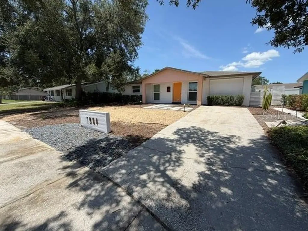 7904 Woodvine Circle Tampa FL 33615