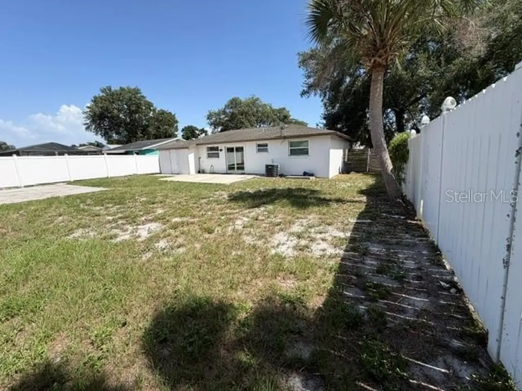 7904 Woodvine Circle Tampa FL 33615