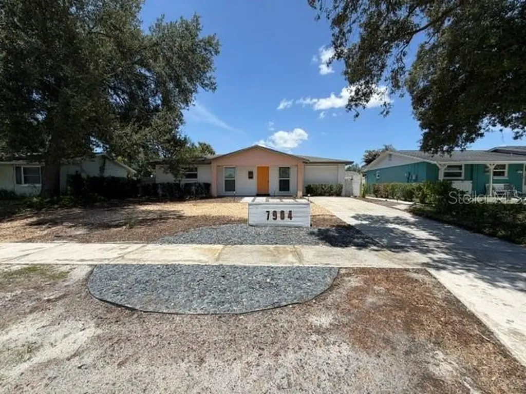 7904 Woodvine Circle Tampa FL 33615