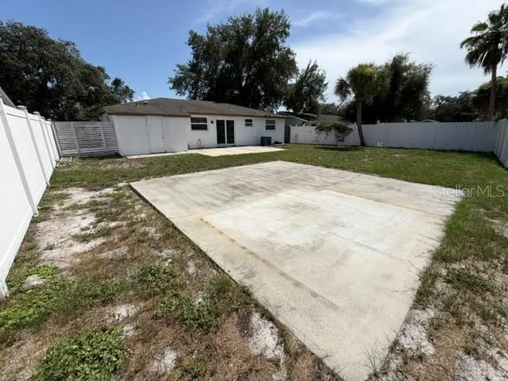 7904 Woodvine Circle Tampa FL 33615
