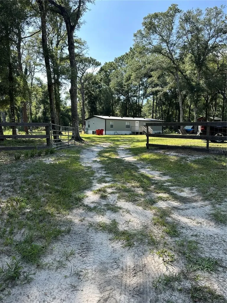 11882 SW 58th Street Webster FL 33597