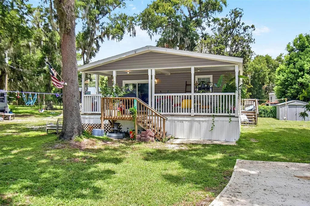 123 Magnolia Drive Satsuma FL 32189