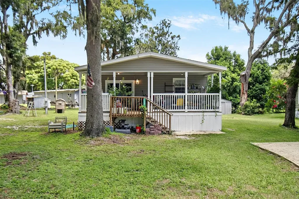 123 Magnolia Drive Satsuma FL 32189