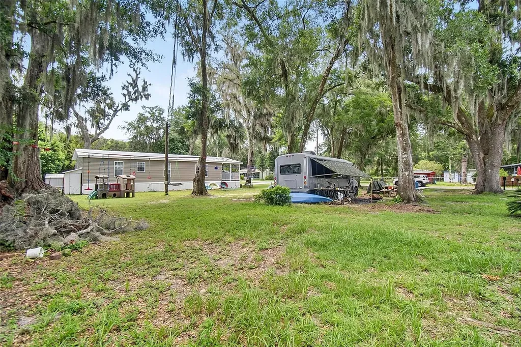 123 Magnolia Drive Satsuma FL 32189