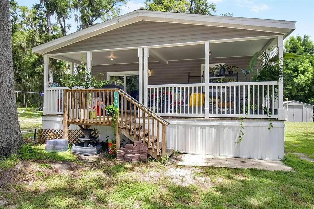 123 Magnolia Drive Satsuma FL 32189