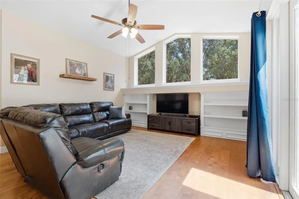 4704 Red Warbler Lane Valrico FL 33596