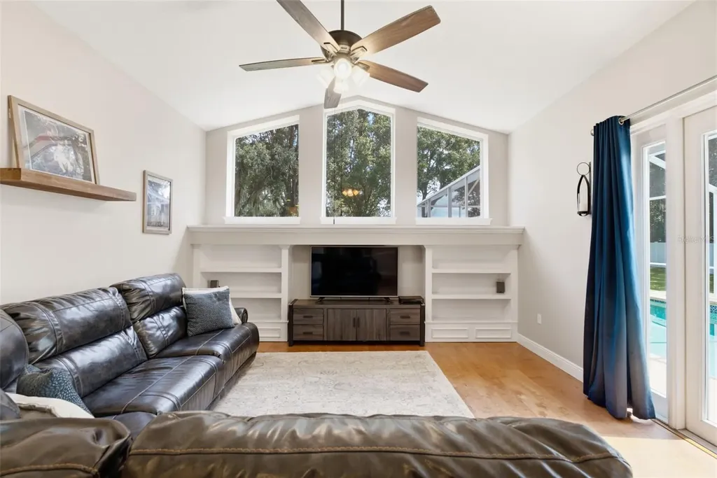 4704 Red Warbler Lane Valrico FL 33596