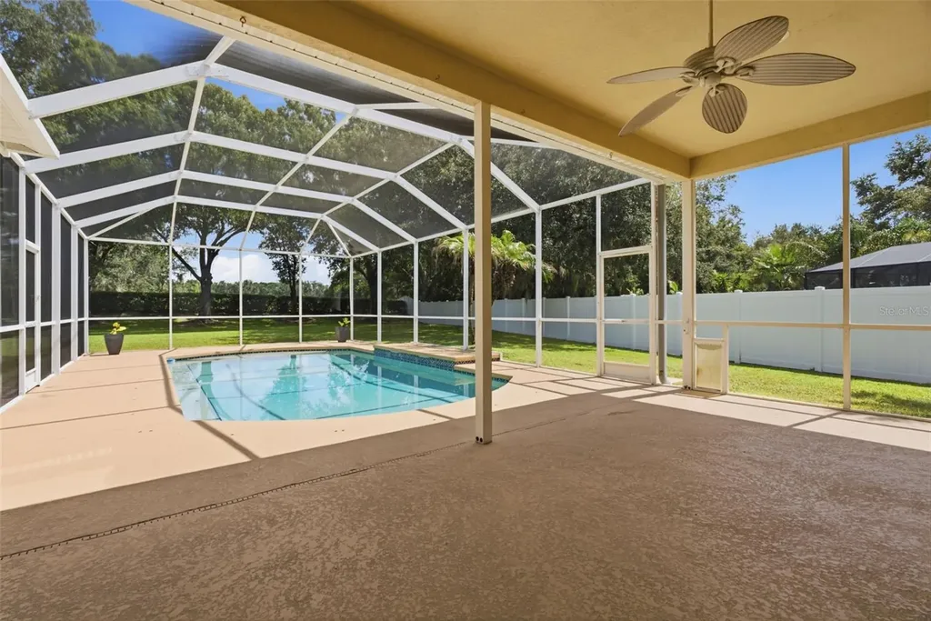 4704 Red Warbler Lane Valrico FL 33596