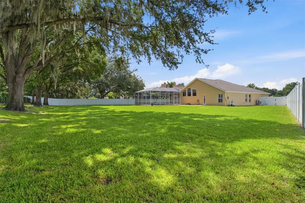 4704 Red Warbler Lane Valrico FL 33596