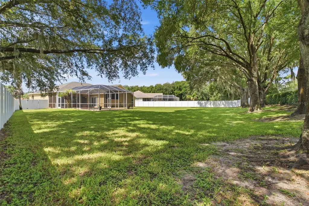 4704 Red Warbler Lane Valrico FL 33596