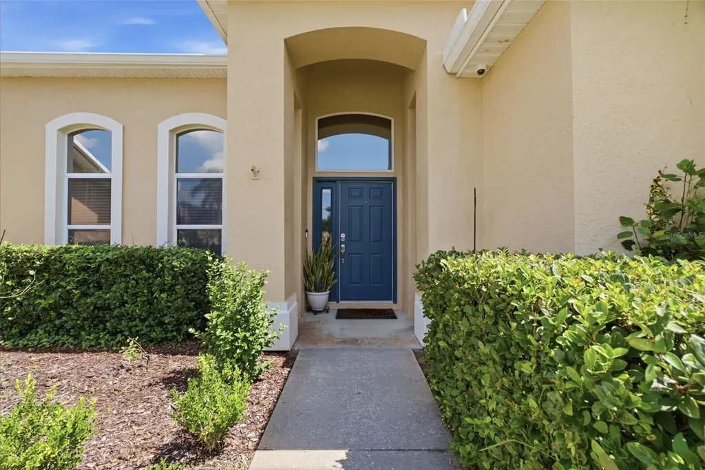 4704 Red Warbler Lane Valrico FL 33596