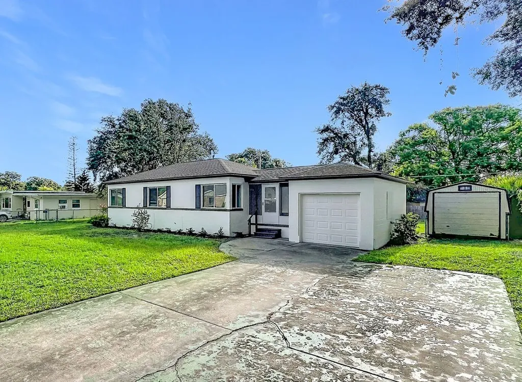 2437 S Myrtle Avenue Sanford FL 32771